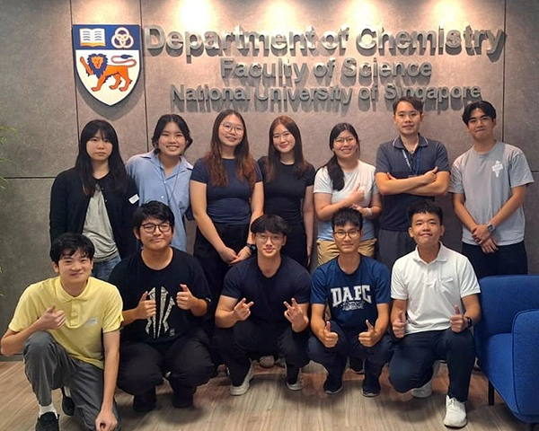 Applied Chemistry students attending Frontiers Science Lecture Series at NUS